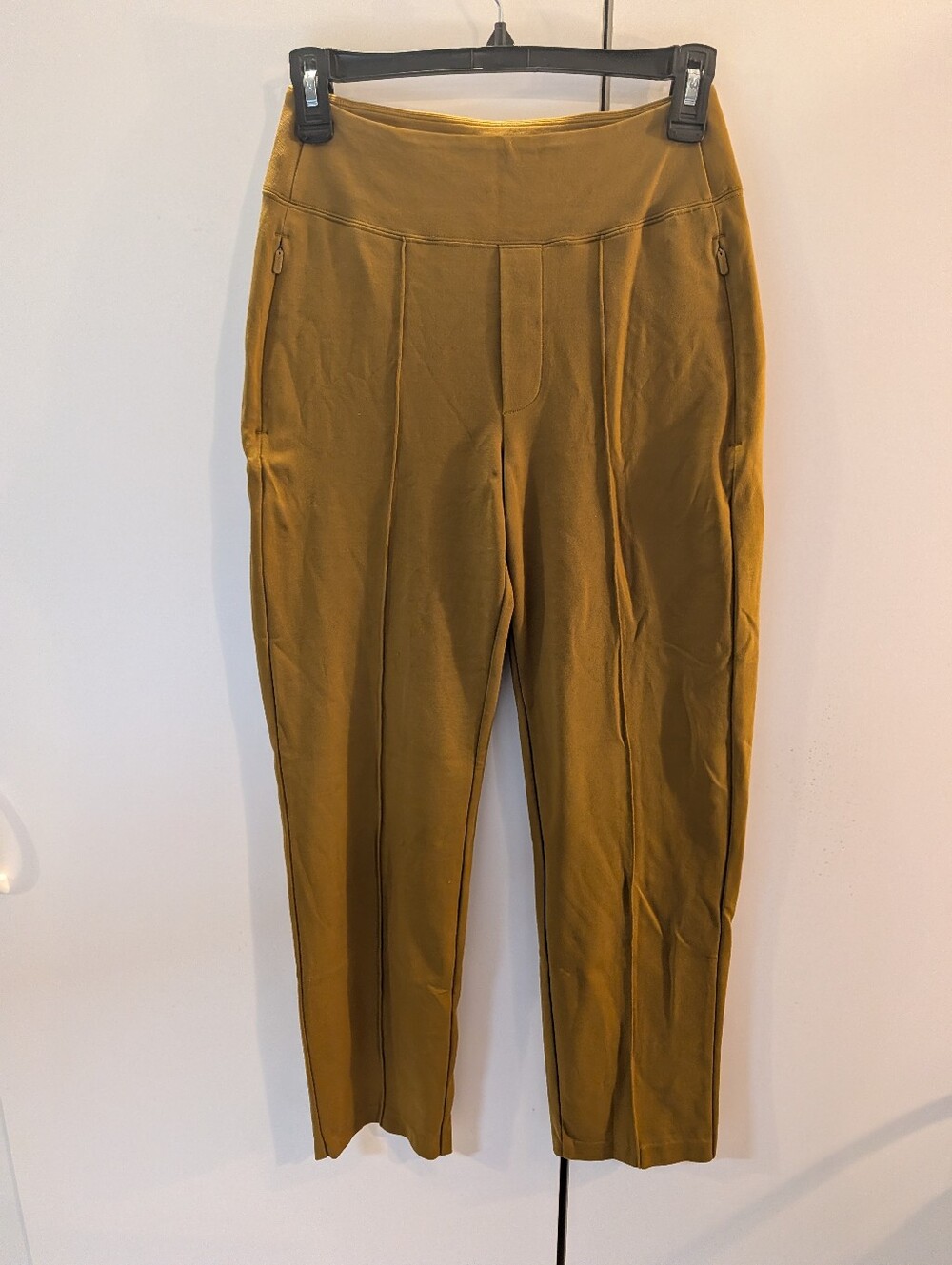Athleta Woman's Size 0 High-Waist Eastbound Straight Women’s Pants in Mustard